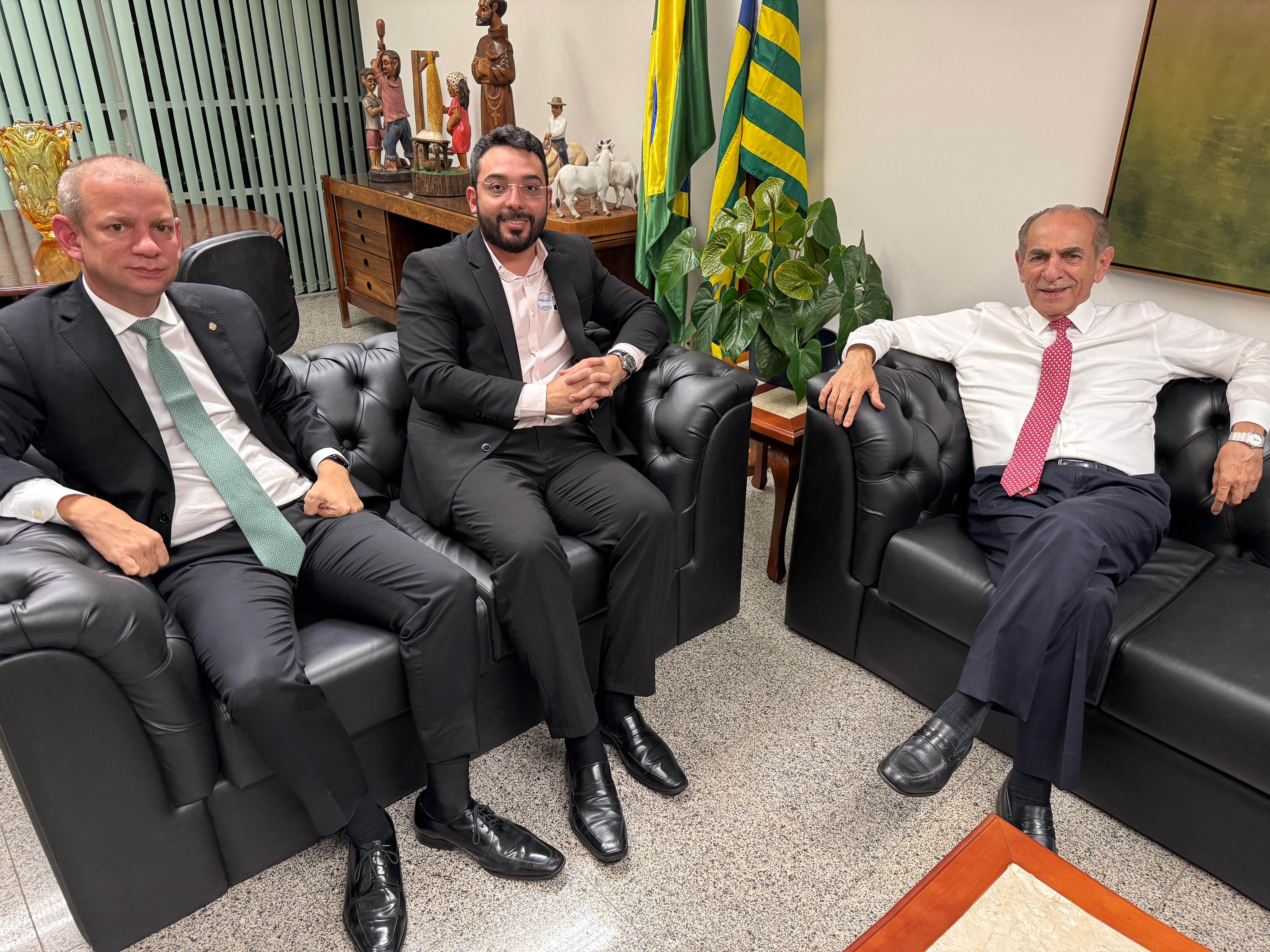 Francisco Emanuel sela apoio a Marcelo Castro e ensaia aproximação com o Karnak