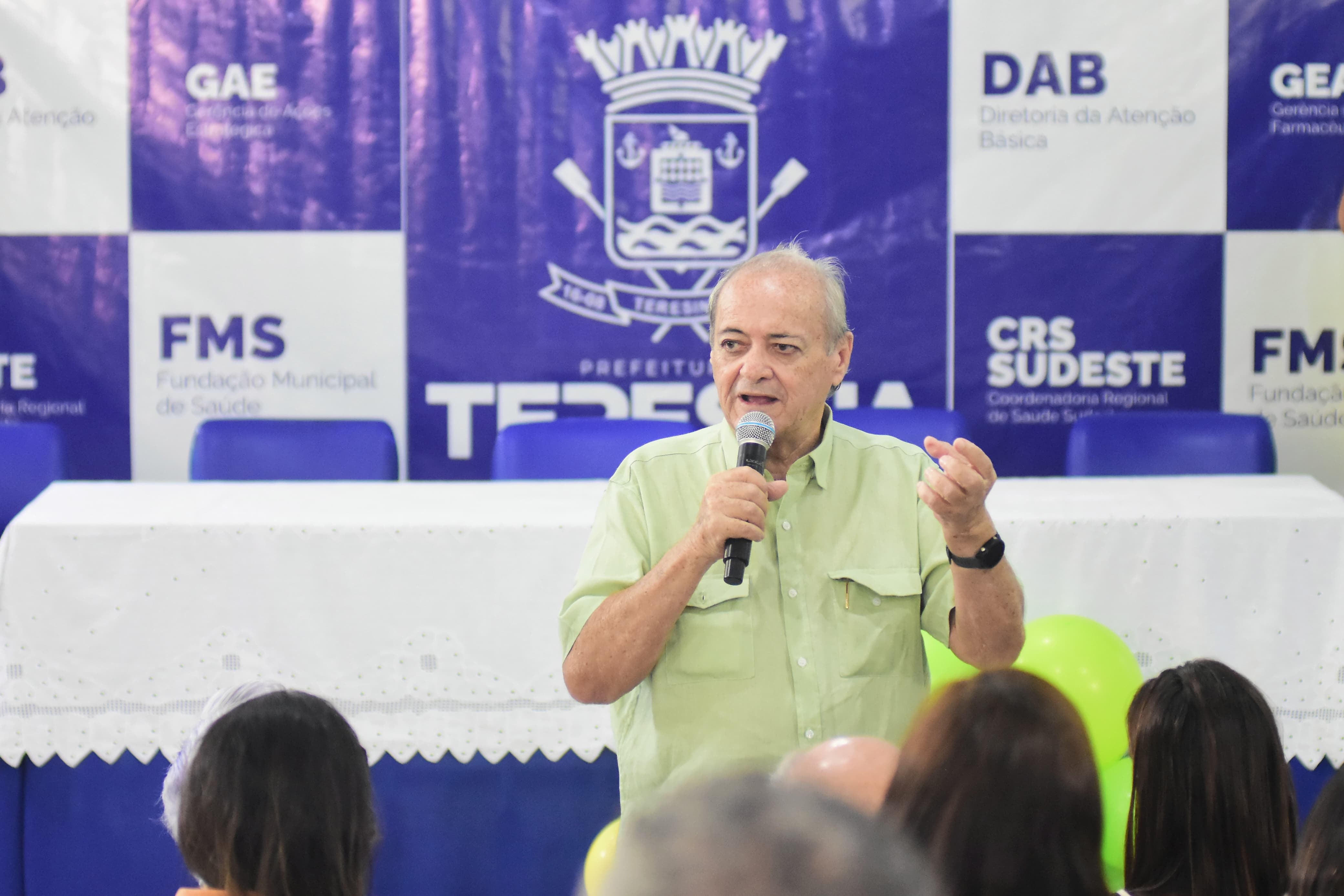 Prefeito de Teresina sanciona piso salarial de R$ 1.518 para servidores municipais
