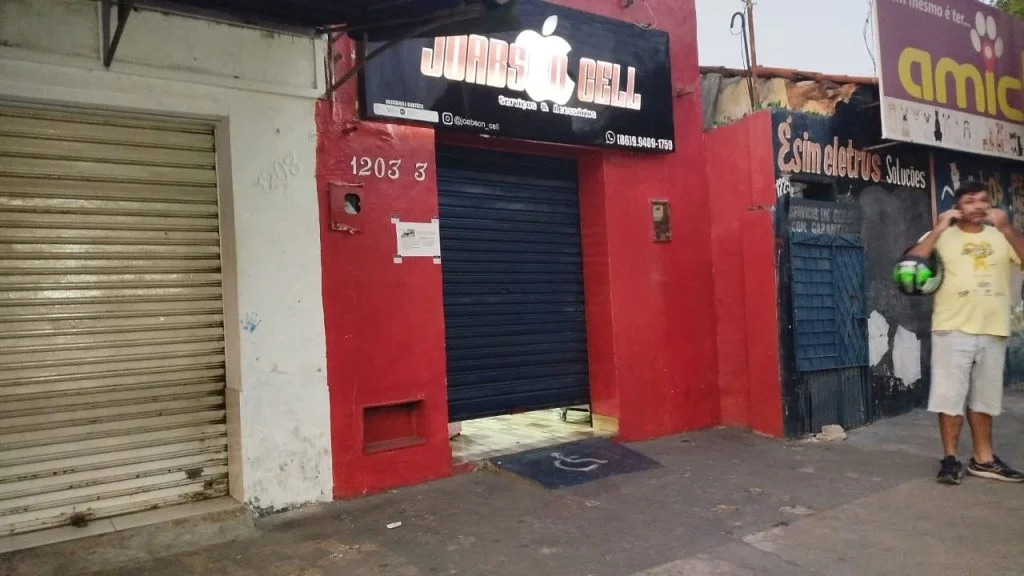 Dono de loja reage a assalto e troca tiros com criminosos na zona Sul de Teresina