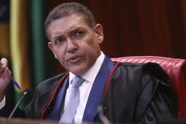 Nunes Marques é eleito presidente do TSE e comandará eleições de 2026