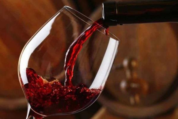 Estudo aponta que vinho tinto pode ter ação contra bactérias
