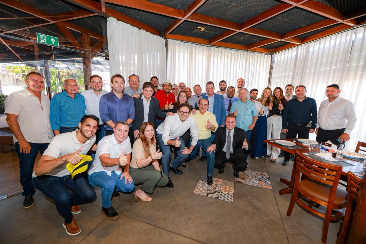 Marcelo Castro reúne vereadores e suplentes em almoço político na zona Leste de Teresina