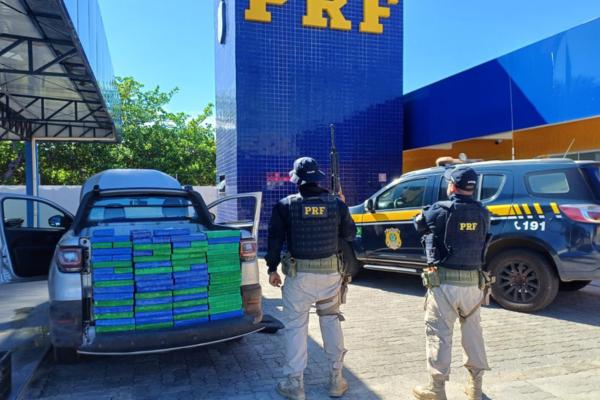 PRF apreende 135 kg de cocaína escondidos em veículo na BR-402, em Parnaíba