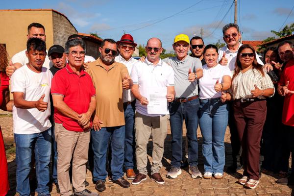 Senador Marcelo Castro anuncia asfaltamento de ruas em Morro do Chapéu