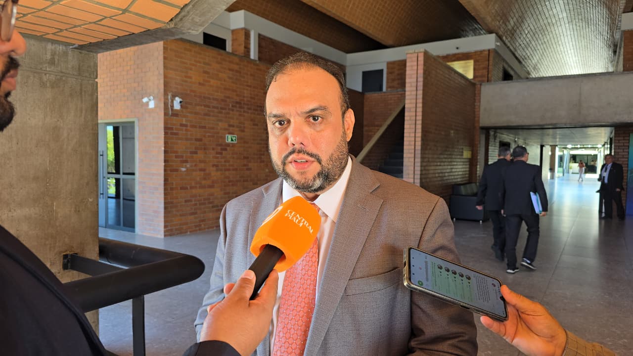 Ziza Carvalho defende regulamentação de plataformas digitais e apostas on-line
