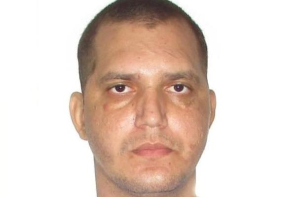 Criminosos rendem idoso e matam filho após invasão em residência na zona Sul